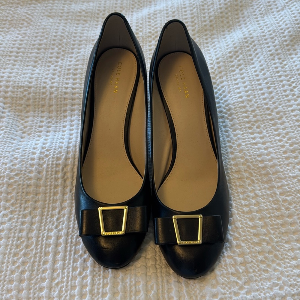 Cole Haan block heel pumps with bow size 10